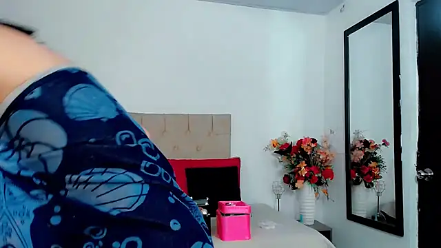 Snapshot of maria_camilacms chatting on October 23, 4:17 pm maria camilacms online show from October 23, 4:17 pm