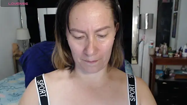 Snapshot of CATRINA-83 chatting on April 16, 11:40 pm CATRINA-83 online show from April 16, 11:40 pm