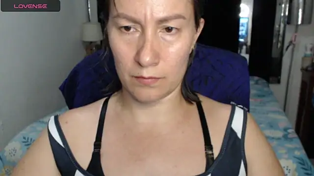 Snapshot of CATRINA-83 chatting on April 18, 7:29 pm CATRINA-83 online show from April 18, 7:29 pm