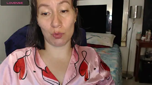 Snapshot of CATRINA-83 chatting on April 22, 1:01 pm CATRINA-83 online show from April 22, 1:01 pm