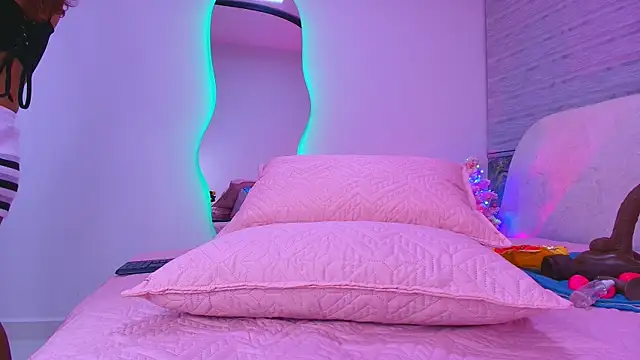 arl chloee online show from November 23, 3:06 am