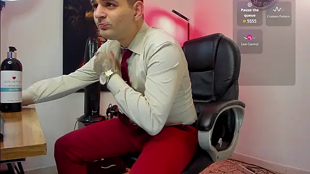 Snapshot of Nicolas_Fellener chatting on November 12, 4:13 am Nicolas Fellener online show from November 12, 4:13 am