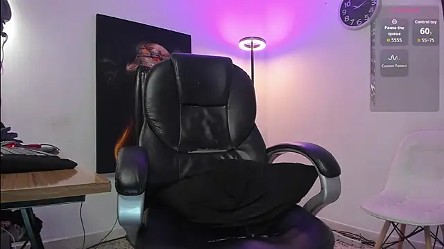 Snapshot of Nicolas_Fellener chatting on November 18, 3:23 am Nicolas Fellener online show from November 18, 3:23 am