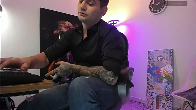 Snapshot of Nicolas_Fellener chatting on November 26, 3:07 am Nicolas Fellener online show from November 26, 3:07 am