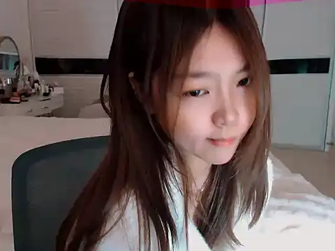 -Lucky Girl online show from December 17, 3:17 am