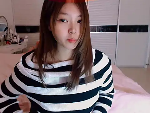 -Lucky Girl online show from December 18, 4:42 am