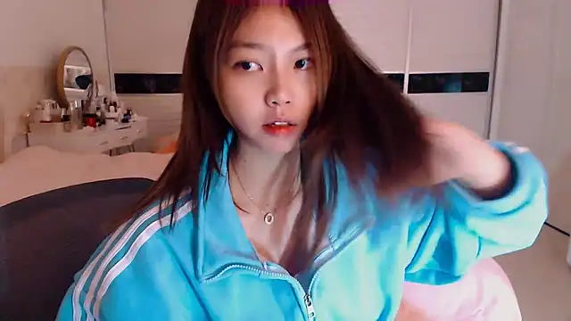 -Lucky Girl online show from December 19, 8:02 am