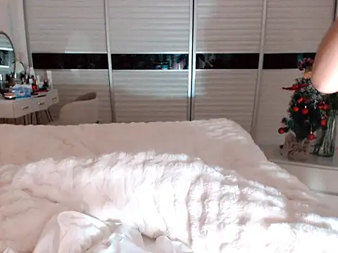 -Lucky Girl online show from December 23, 11:47 am