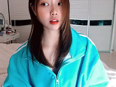 -Lucky Girl online show from December 26, 5:37 am