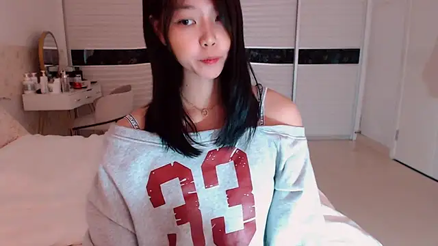 -Lucky Girl online show from September 11, 3:17 am