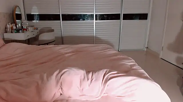 -Lucky Girl online show from February 17, 1:40 pm