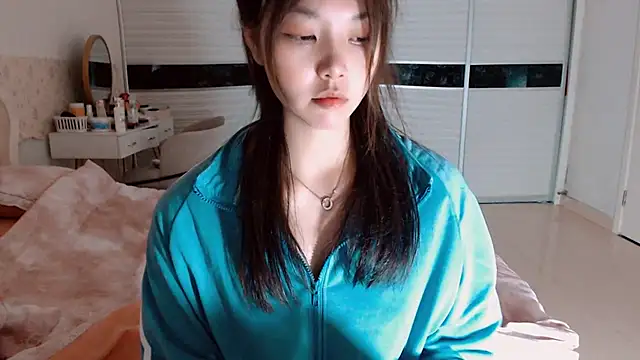 -Lucky Girl online show from May 20, 1:06 pm