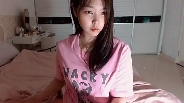 -Lucky Girl online show from June 8, 2:06 pm