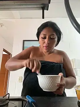 Snapshot of emmyjhonson07 chatting on December 4, 1:09 pm emmyjhonson07 online show from December 4, 1:09 pm