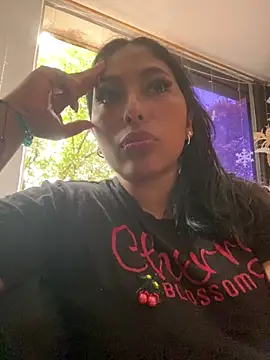 Snapshot of emmyjhonson07 chatting on December 13, 2:49 pm emmyjhonson07 online show from December 13, 2:49 pm