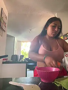 Snapshot of emmyjhonson07 chatting on December 15, 1:43 pm emmyjhonson07 online show from December 15, 1:43 pm