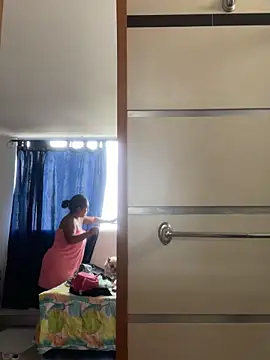 Snapshot of emmyjhonson07 chatting on February 21, 3:32 pm emmyjhonson07 online show from February 21, 3:32 pm