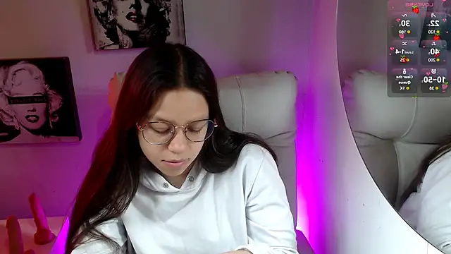 SamanthaRoldaan online show from November 19, 1:55 pm