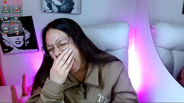 Snapshot of SamanthaRoldaan chatting on February 24, 1:31 pm SamanthaRoldaan online show from February 24, 1:31 pm