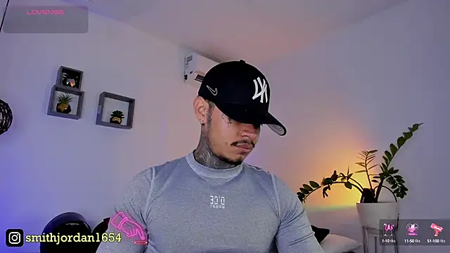 JordanSmiith  online show from March 13, 8:32 pm