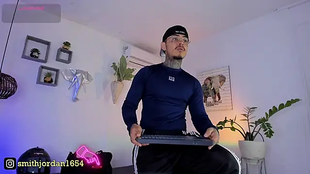 JordanSmiith  online show from March 17, 8:51 pm