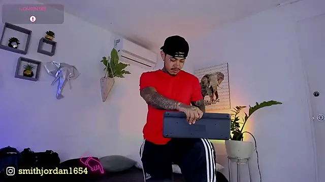 JordanSmiith  online show from March 18, 8:26 pm