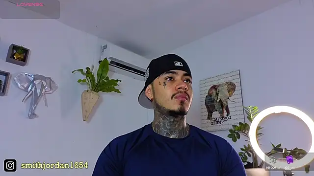 JordanSmiith  online show from October 1, 9:43 pm