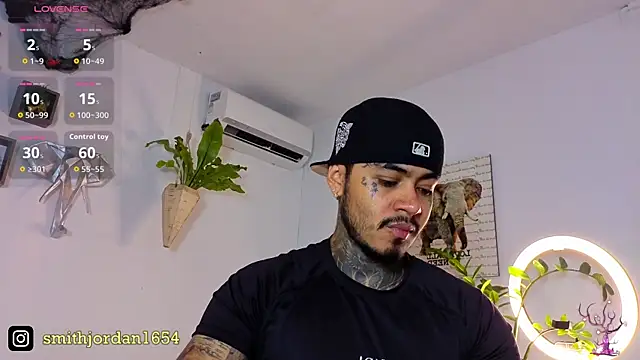 JordanSmiith  online show from October 18, 8:09 pm