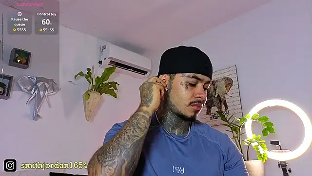 JordanSmiith  online show from November 12, 8:41 pm