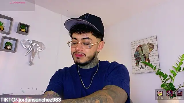 JordanSmiith  online show from February 7, 9:07 pm