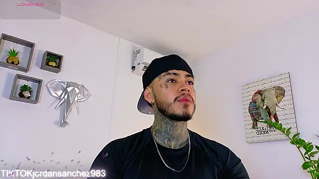 Snapshot of JordanSmiith_ chatting on February 11, 7:52 pm JordanSmiith online show from February 11, 7:52 pm