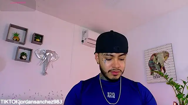 Snapshot of JordanSmiith_ chatting on February 13, 8:16 pm JordanSmiith online show from February 13, 8:16 pm