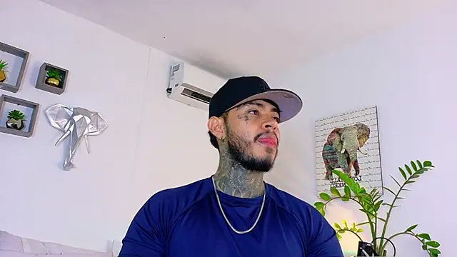 Snapshot of JordanSmiith_ chatting on February 25, 8:51 pm JordanSmiith online show from February 25, 8:51 pm