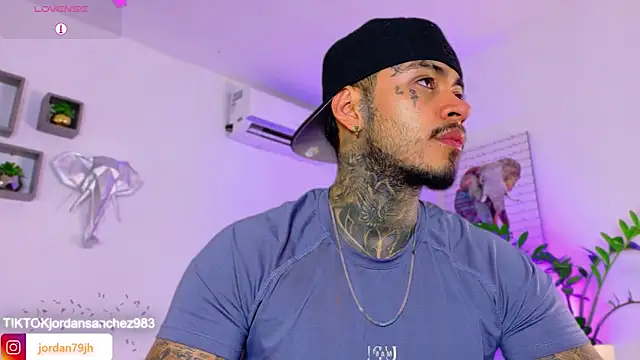 Snapshot of JordanSmiith_ chatting on March 20, 8:14 pm JordanSmiith online show from March 20, 8:14 pm