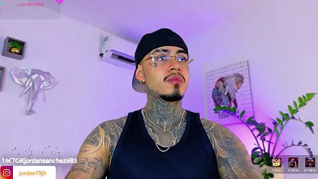 Snapshot of JordanSmiith_ chatting on March 21, 7:50 pm JordanSmiith online show from March 21, 7:50 pm