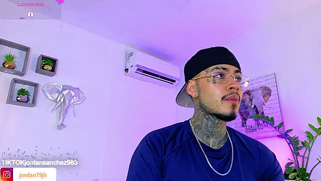 Snapshot of JordanSmiith_ chatting on March 26, 9:53 pm JordanSmiith online show from March 26, 9:53 pm