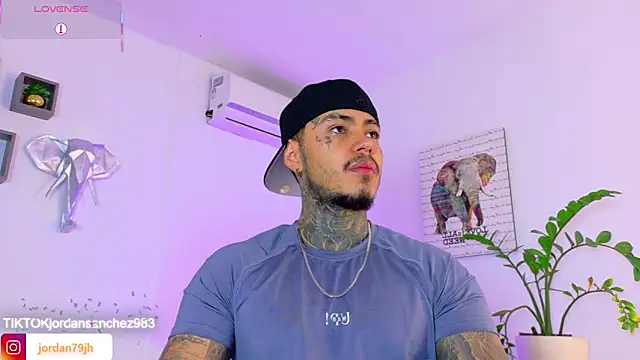 JordanSmiith  online show from June 8, 8:09 pm