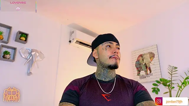 JordanSmiith  online show from July 26, 2:46 pm