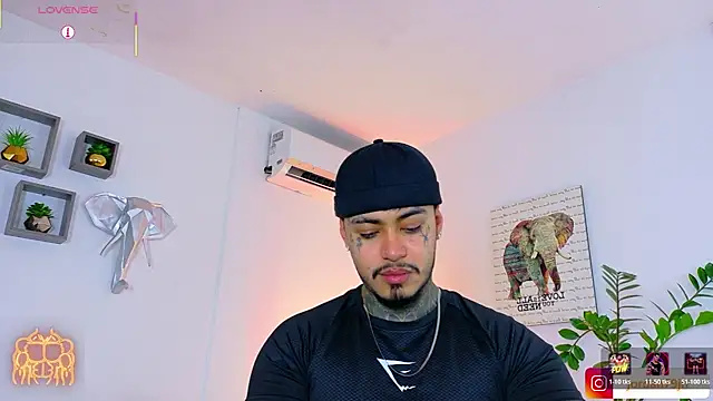 JordanSmiith  online show from July 30, 10:09 pm