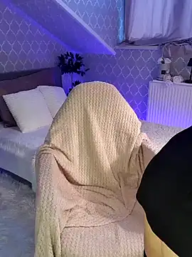 GjuliaX online show from February 25, 5:41 am