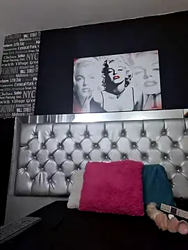  nicolehotshemale online show from January 28, 9:50 pm