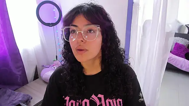 witchviolet online show from January 4, 8:59 pm