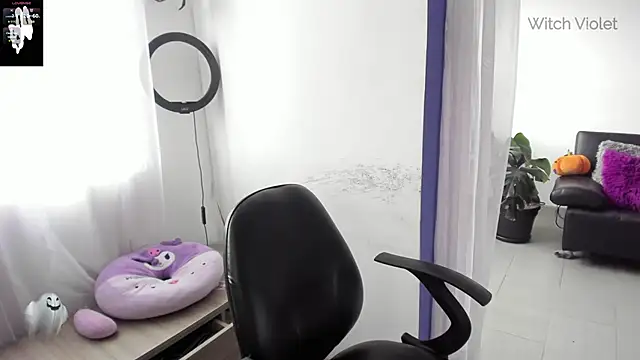 witchviolet online show from February 3, 7:31 pm