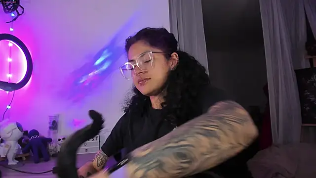 witchviolet online show from February 19, 2:33 am