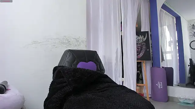 witchviolet online show from March 9, 5:39 pm