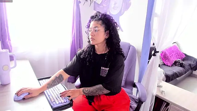 witchviolet online show from November 15, 3:30 pm