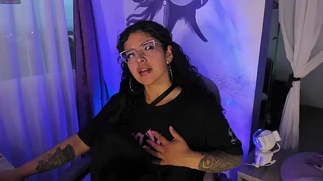 witchviolet online show from November 28, 10:45 pm