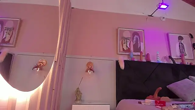 chloe watson  online show from November 20, 7:35 pm