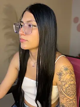 Snapshot of _allondra_ chatting on January 5, 1:35 am allondra online show from January 5, 1:35 am