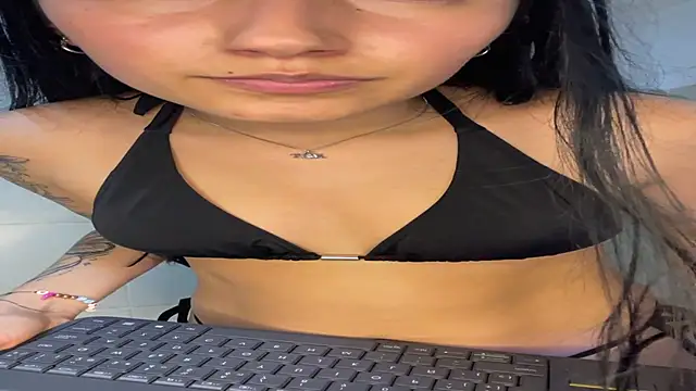 Snapshot of _allondra_ chatting on January 9, 11:56 pm allondra online show from January 9, 11:56 pm